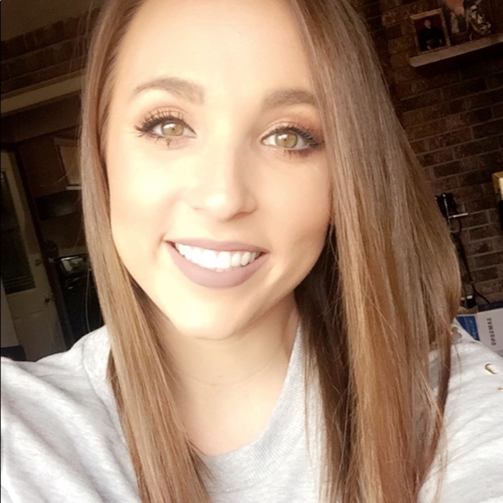 Meet your Posher, Kortney